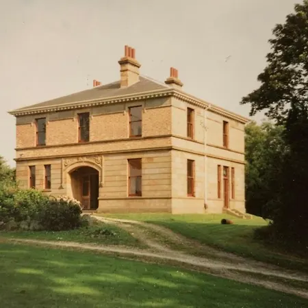 Large House Near And Whitby * Scarborough