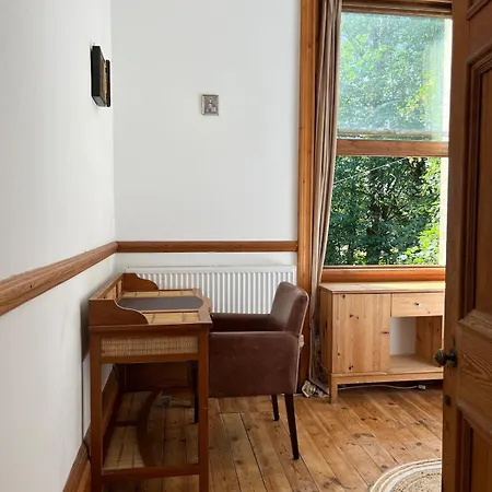 Large House Near And Whitby *