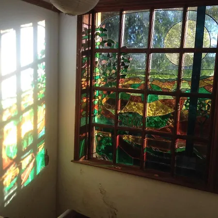 Large House Near And Whitby Willa