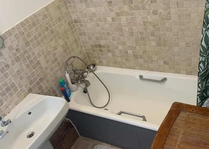 Large House Near And Whitby *