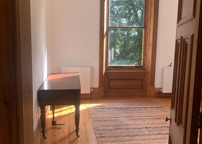 Large House Near And Whitby Willa Scarborough