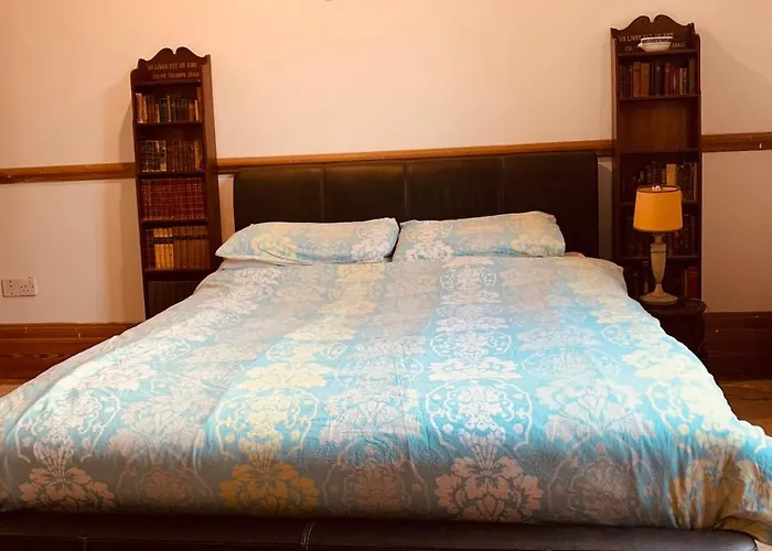 Large House Near And Whitby *